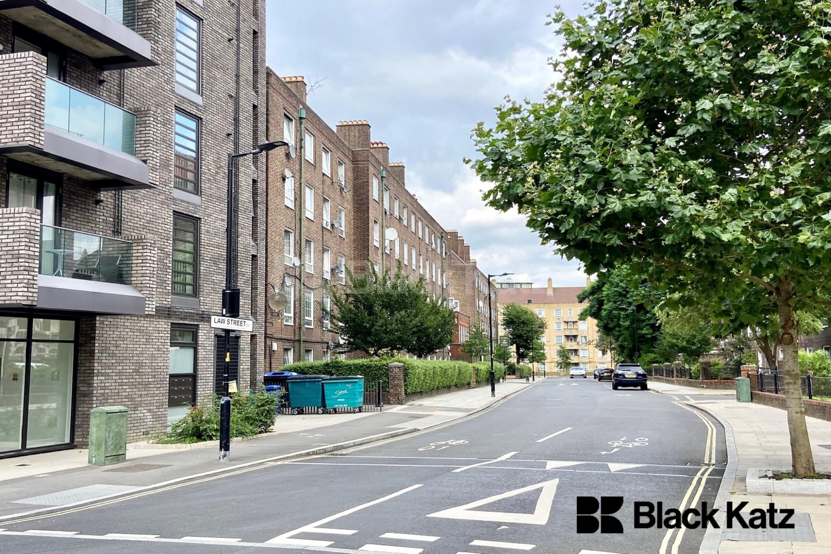 Neutrally decorated, prime location, wooden floors throughout  Law Street, Borough/London Bridge SE1